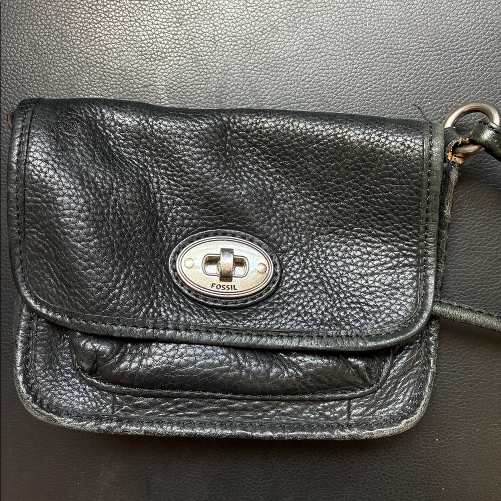 Fossil small soft leather clasp purse